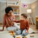 Choisir la bonne nounou : un guide simple pour les familles